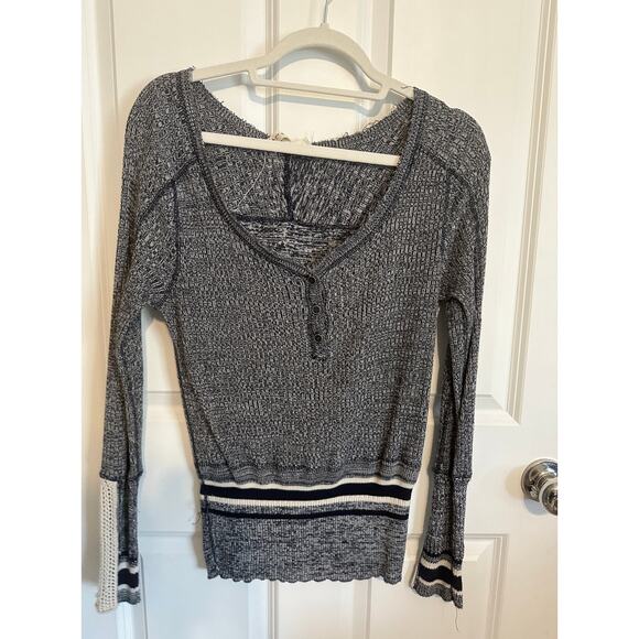 Free People L/S Blue and Cream Sweater Top Large - Picture 1 of 2